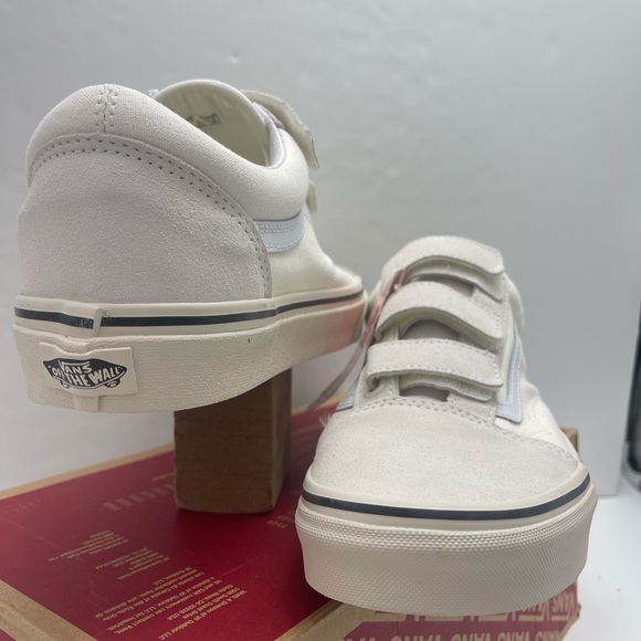 Vans Mn Cream Vans Old Skool Velcro 
Marshmallow/Turtledove
VN0A3D29R2S Sneakers - Picture 6 of 16